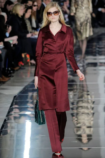 Look 18